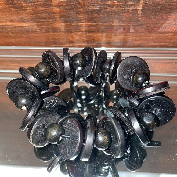 Black wood bead stretch bracelet - Picture 3 of 5
